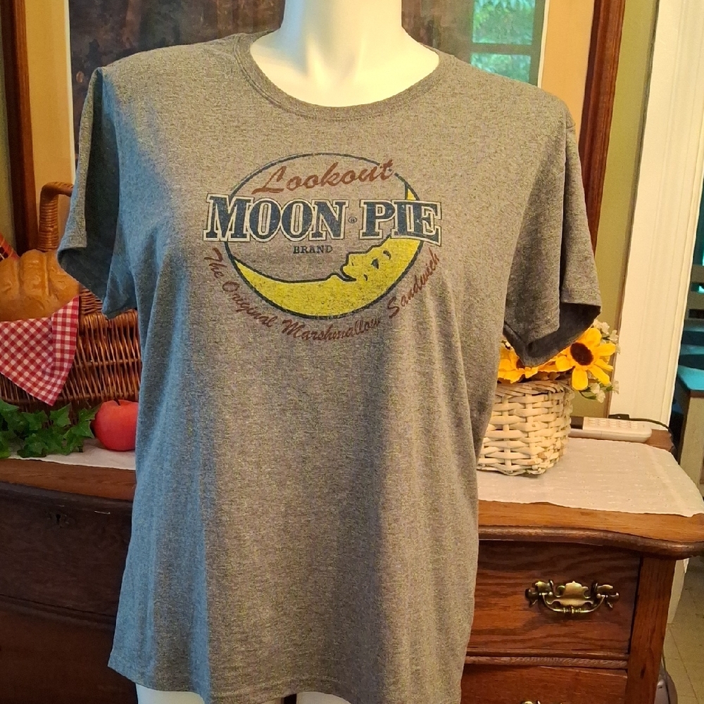 Gildan Gray Short Sleeve Tee with Moon Pie Graphic Women's 2X
